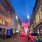 Helsinkistudiocentralstationatyourdoorstep