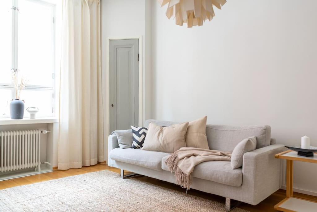 2 Bedroom In Ullanlinna Huoneisto *