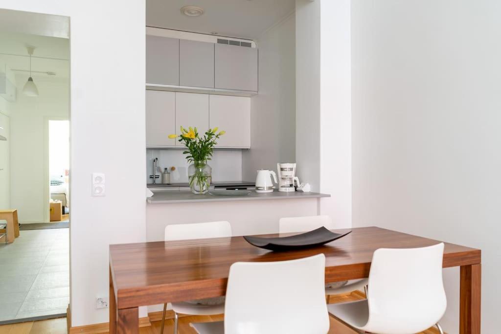 2 Bedroom In Ullanlinna Huoneisto *