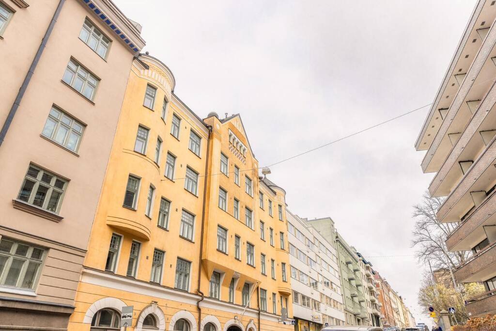 Huoneisto Downtown Light-filled Retreat