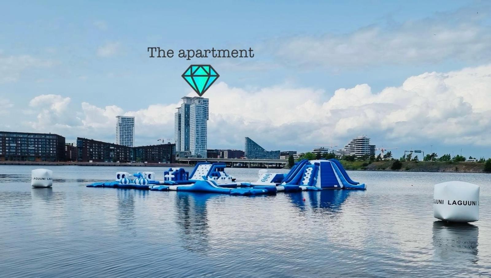 Huoneisto Sunny Brand New Sea View Luxury Skyscraper In *