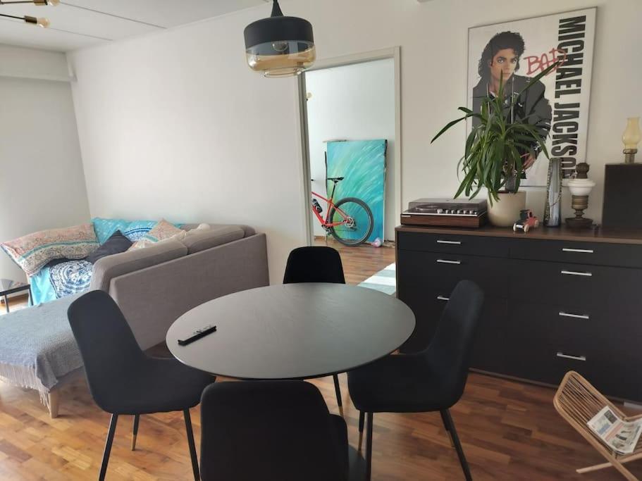 Huoneisto Kolmio, Parvekkeet, Meri, Sauna Ja Keskustassa! Helsinki
