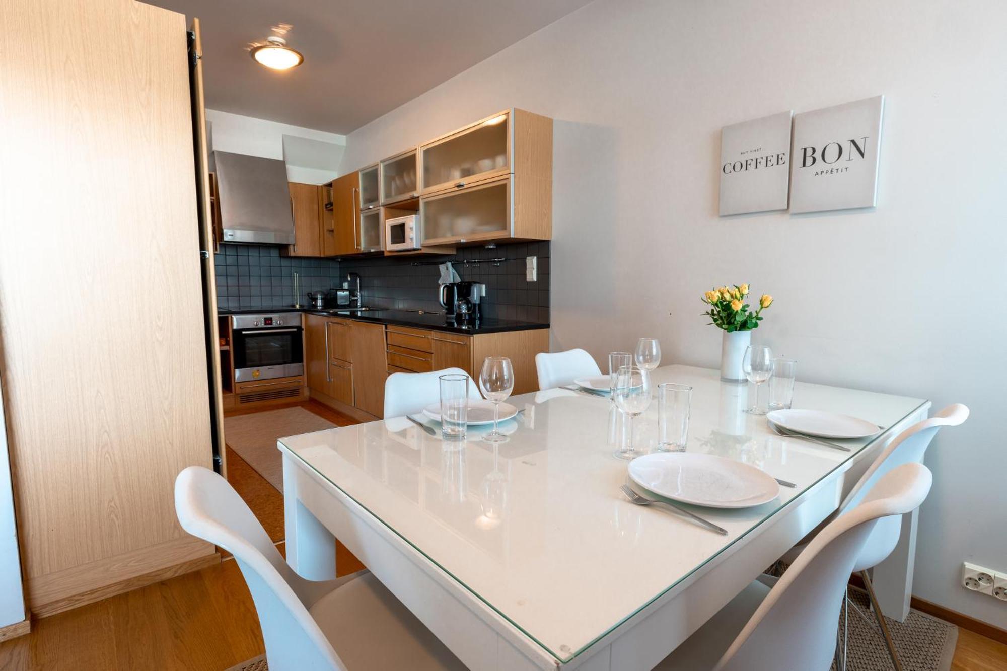 Huoneisto 2ndhomes Luxury 2br With Rooftop Terrace & Sauna In Kamppi Center *