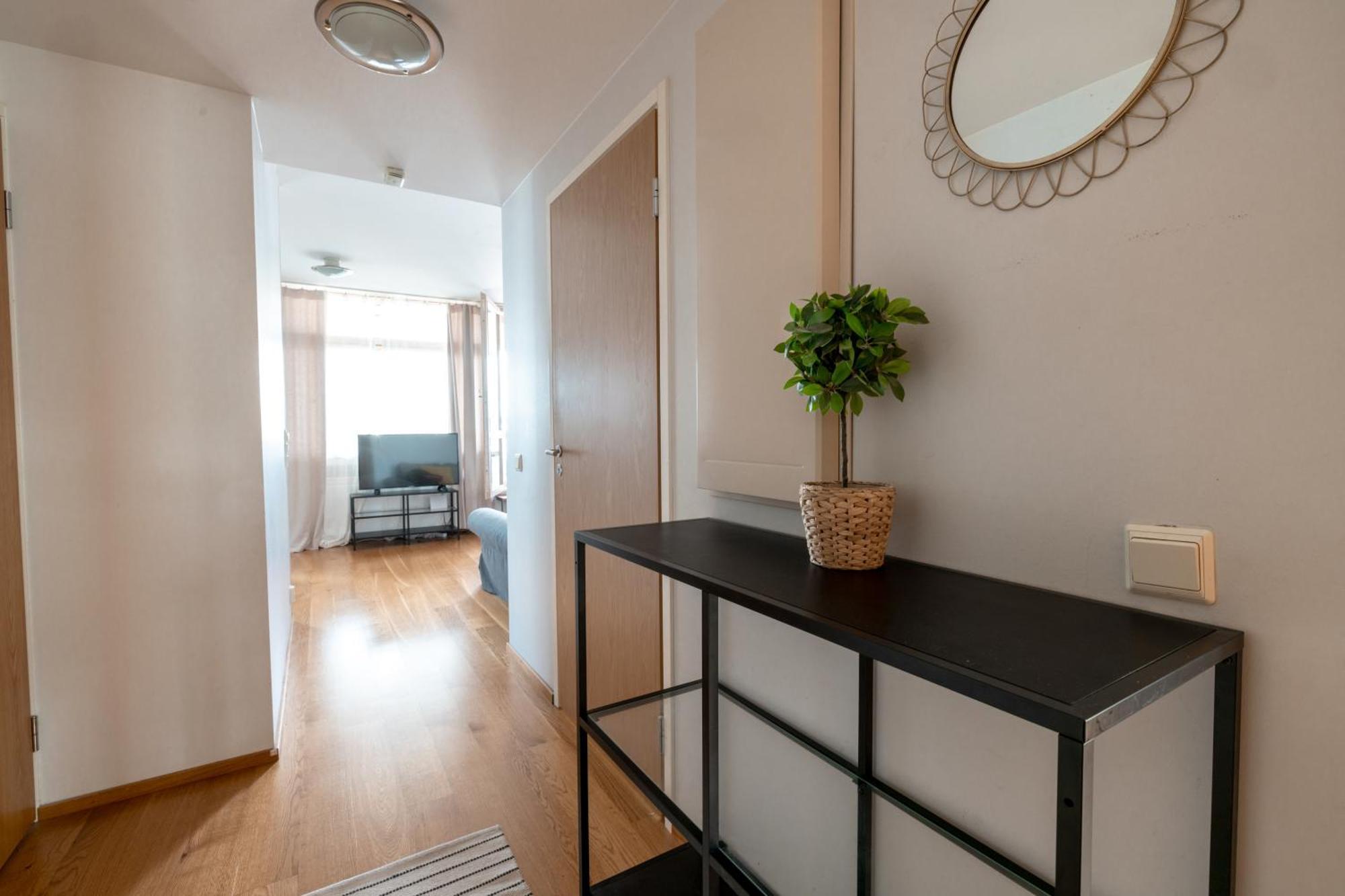 Huoneisto 2ndhomes Luxury 2br With Rooftop Terrace & Sauna In Kamppi Center *