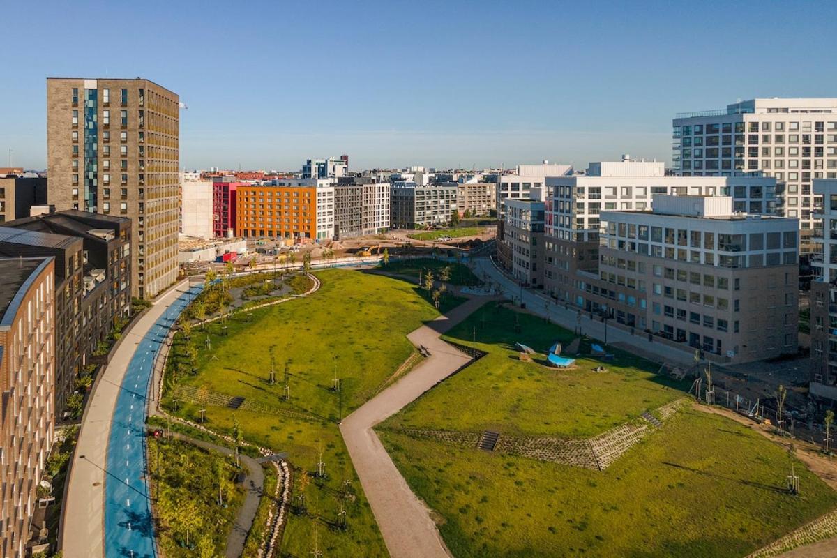 Stylish, 450 M Walk To The Estonian Ferry, Free Parking And Balcony Huoneisto *