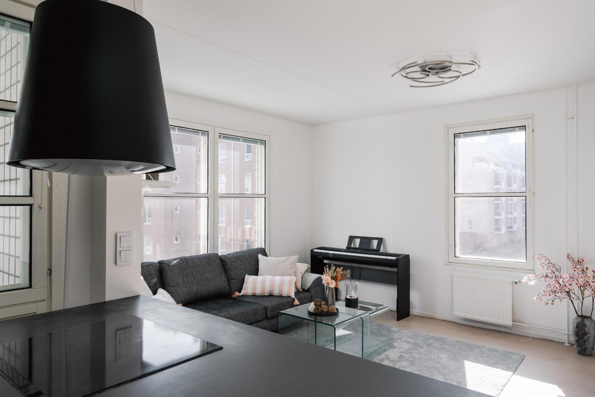 Modern 1br With Balcony At Centre Huoneisto *