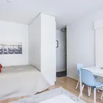 Helsinki South Central Apt Roeoeperi