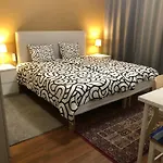 Cozy Homestay Share Apartment
