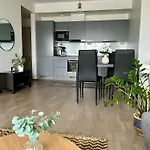 Two Rooms With City Views Shared Gym And Sauna