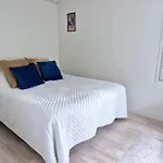 Villa Mosahiisi Charming Poolside Getaway