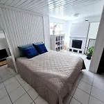 Villa Mosahiisi Charming Poolside Getaway