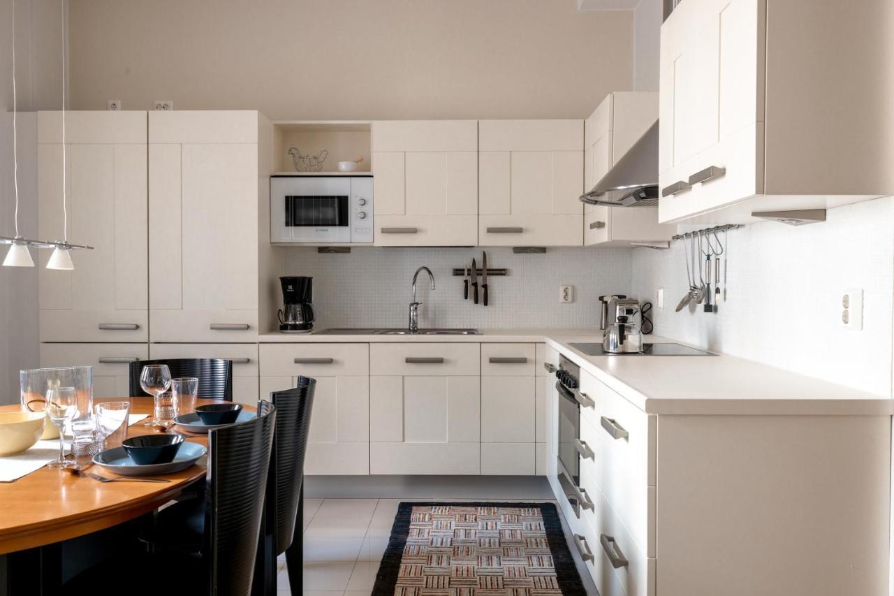 Huoneisto 2ndhomes Center 2br 103 M2 Deluxe With Sauna And Balcony Helsinki
