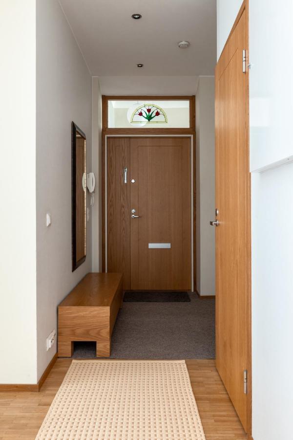 Huoneisto 2ndhomes Center 2br 103 M2 Deluxe With Sauna And Balcony *