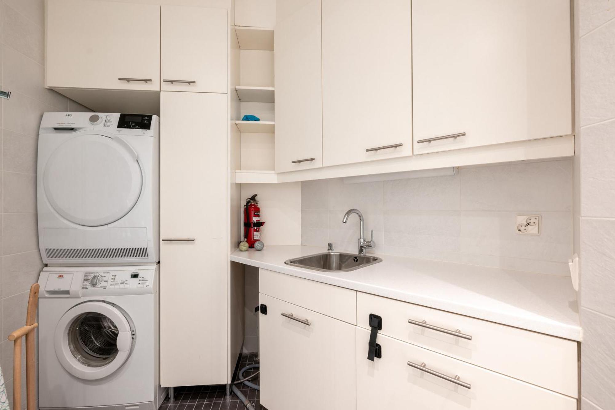 2ndhomes Luxurious 127 M2 3br Top Floor In Historically Valuable Building In City Center *