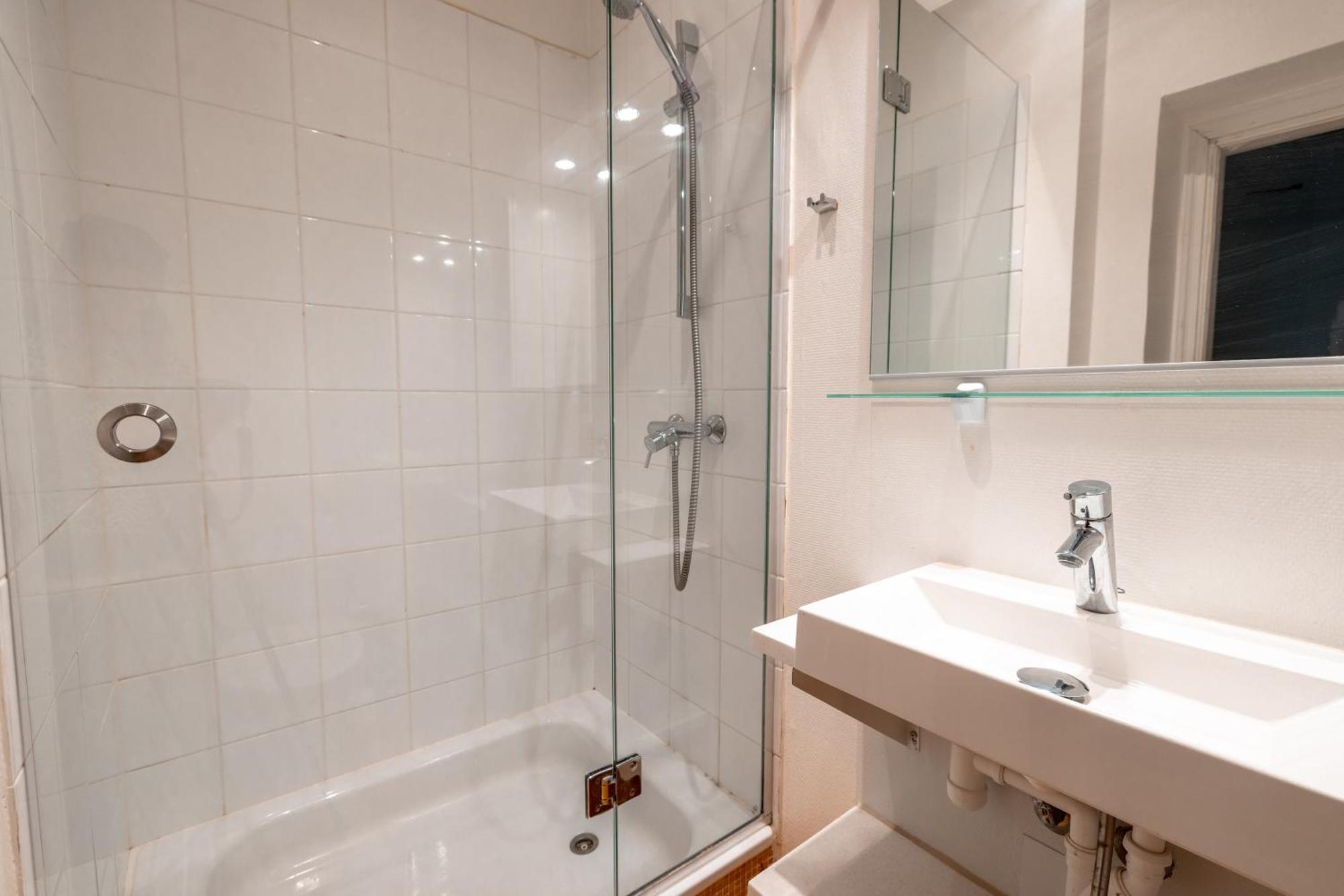 2ndhomes Luxurious 127 M2 3br Top Floor In Historically Valuable Building In City Center Helsinki