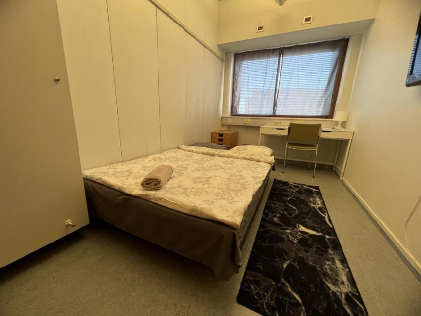 Office House Services 655 Hostelli *