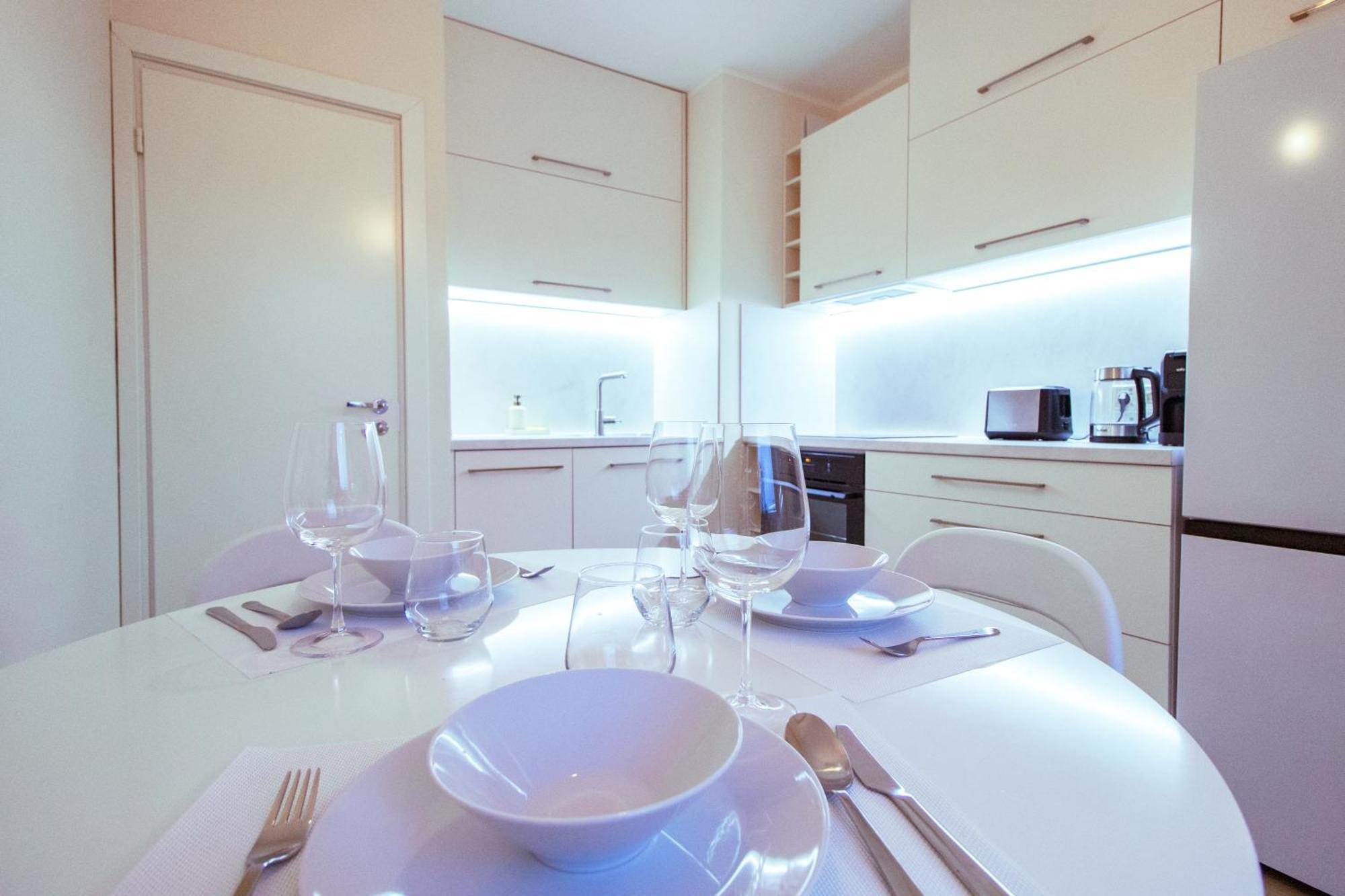 Comfy Spot Close To Tripla Mall And Dining Huoneisto