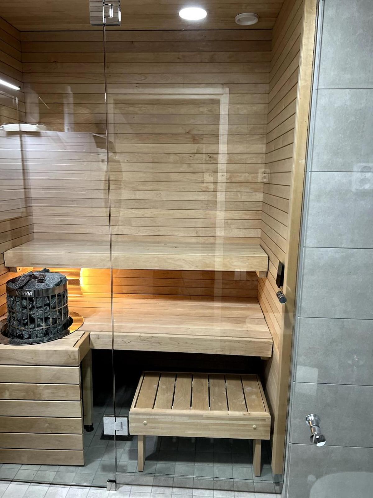 New 42 Square Feet Two Bedrooms With Sauna For Six Huoneisto Helsinki